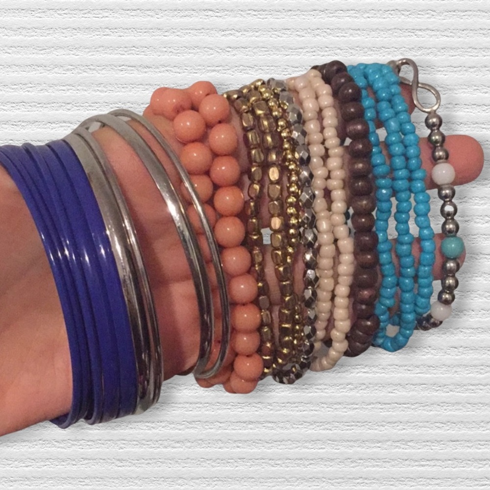 23 bracelets✨